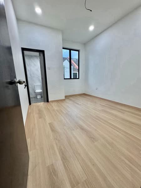 Rumah Teres untuk Dijual di Bandar Baru Permas Jaya - Ian Chen - PropertyGuru.com.my