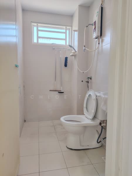 Rumah Bandar untuk Dijual di Taman Anggerik (Butterworth) - Chloe Tan - Bathroom - PropertyGuru.com.my