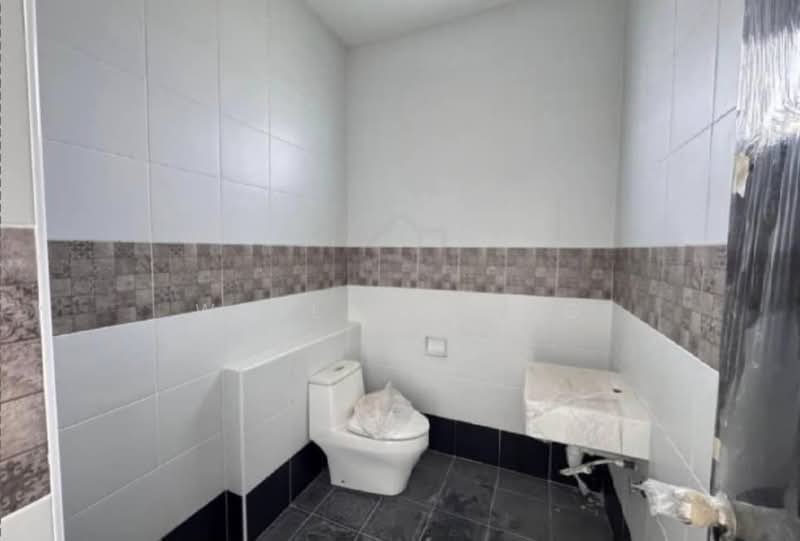 2-storey Terraced House for Sale in Taman Austin Duta (Tebrau) - Wallace Ang - Bathroom - PropertyGuru.com.my