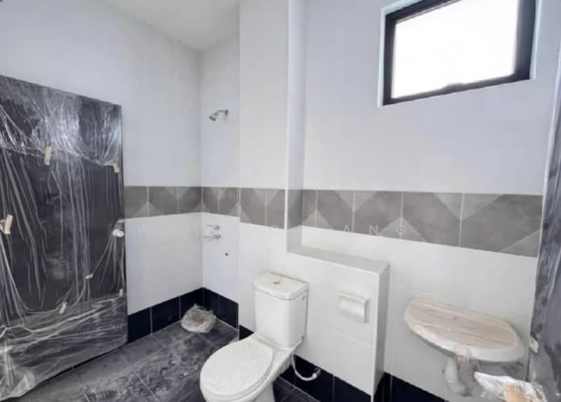 2-storey Terraced House for Sale in Taman Austin Duta (Tebrau) - Wallace Ang - Bathroom - PropertyGuru.com.my