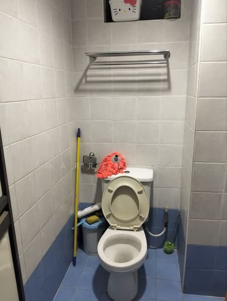 Pangsapuri untuk Disewa di Fair View Apartment - Darren Tew - Bathroom - PropertyGuru.com.my