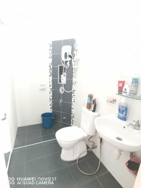 Cluster House for Rent in Bukit Indah (Iskandar Puteri (Nusajaya)) - Eve Fan - Bathroom - PropertyGuru.com.my
