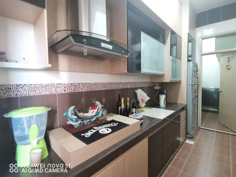 Cluster House for Rent in Bukit Indah (Iskandar Puteri (Nusajaya)) - Eve Fan - Kitchen - PropertyGuru.com.my