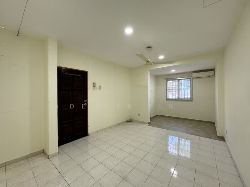 Rumah Berkembar untuk Dijual di Jalan Klang Lama (Old Klang Road) (Kuala Lumpur) - Denver Sin - Living Room - PropertyGuru.com.my