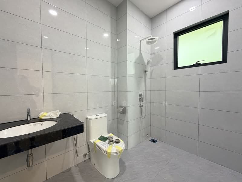 Semi-Detached House for Sale in Jalan Klang Lama (Old Klang Road) (Kuala Lumpur) - Denver Sin - Bathroom - PropertyGuru.com.my