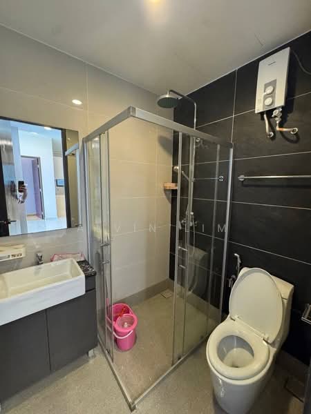 Condominium for Rent at Amberside @ Country Garden Danga Bay - Alvin Lim - Bathroom - PropertyGuru.com.my