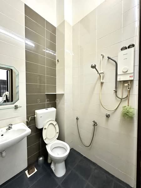 1-storey Terraced House for Sale in Johor Bahru (Johor) - Scofield Lance - Bathroom - PropertyGuru.com.my