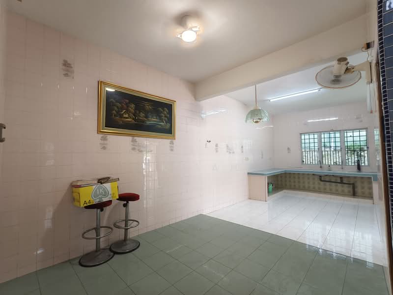 Rumah Teres 2 Tingkat untuk Disewa di Taman Bukit Mewah (Kajang) - KK Sah - Kitchen - PropertyGuru.com.my