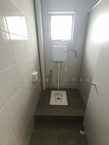 Shop / Office for Rent in Bandar Metro Puchong (Puchong) - Edmund Chan - Bathroom - PropertyGuru.com.my