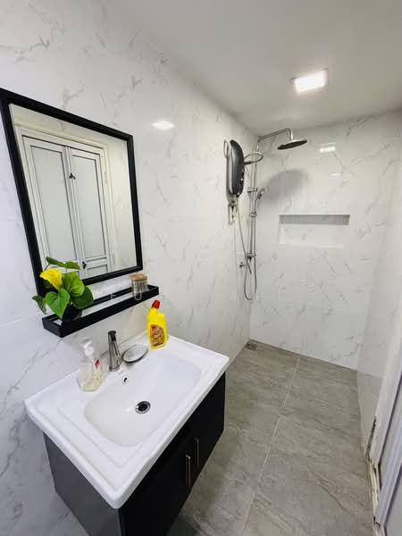 Rumah Teres 2.5 Tingkat untuk Disewa di Bukit Jelutong (Shah Alam) - Fuad Ali - Bathroom - PropertyGuru.com.my