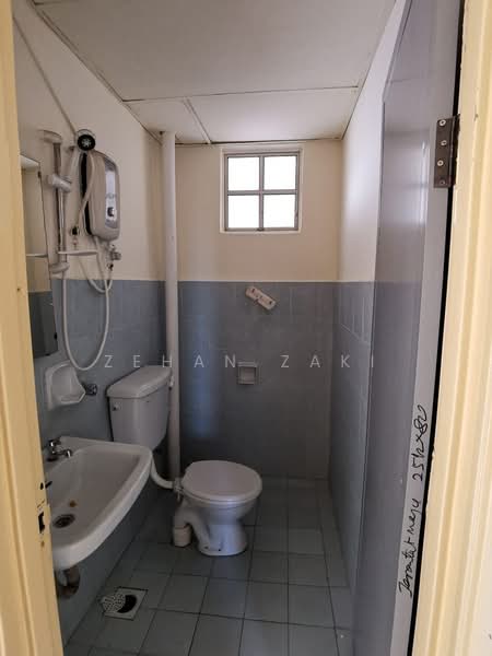 Service Residence for Sale at Serdang Skyvillas (Serdang Perdana) - Zehan Zaki - PropertyGuru.com.my