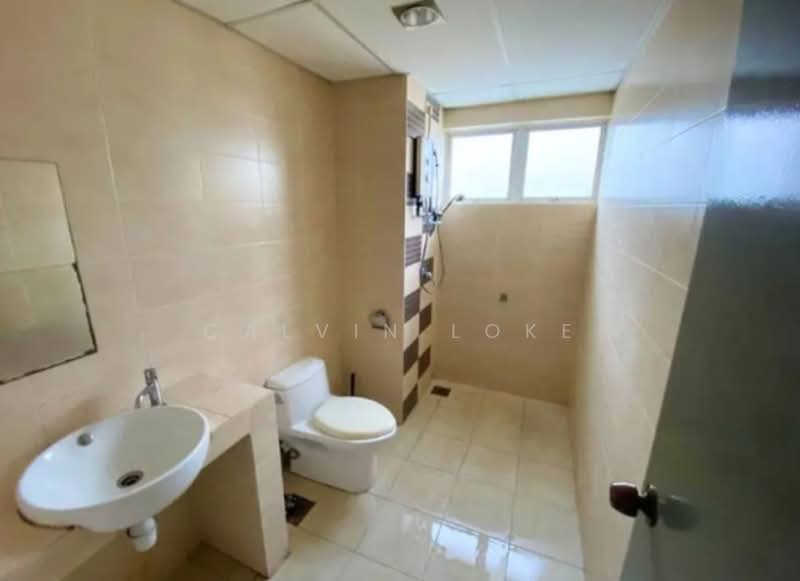 Kondominium untuk Dijual di Cova Suites - Calvin Loke - Bathroom - PropertyGuru.com.my