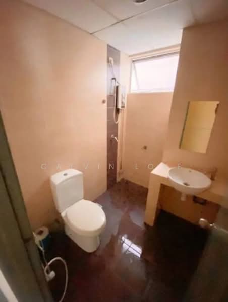 Kondominium untuk Dijual di Cova Suites - Calvin Loke - Bathroom - PropertyGuru.com.my