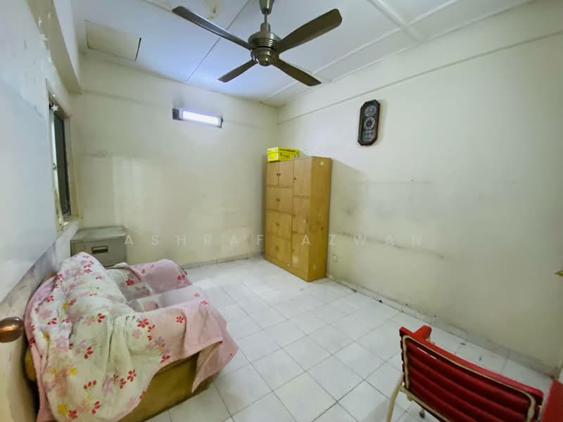 Kondominium untuk Dijual di La Villas Condominium - Ashraf Azwan - Living Room - PropertyGuru.com.my