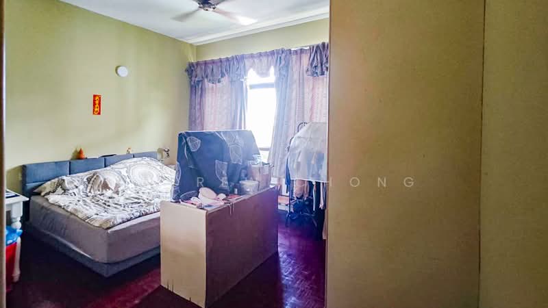 Kondominium untuk Dijual di Kondo Berjaya - Andrew Chong - Bedroom - PropertyGuru.com.my