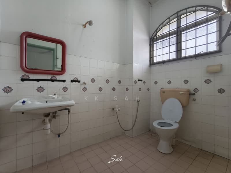 Rumah Teres 2 Tingkat untuk Dijual di Kajang Prima (Kajang) - KK Sah - Bathroom - PropertyGuru.com.my
