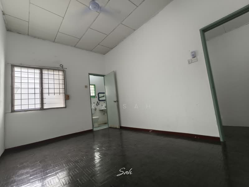 Rumah Teres 2 Tingkat untuk Dijual di Kajang Prima (Kajang) - KK Sah - Bathroom - PropertyGuru.com.my