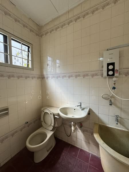 2-storey Terraced House for Sale in Taman Overseas Union (Taman Oug) (Jalan Klang Lama (Old Klang Road)) - Cindy Lee Yoke Peng - Bathroom - PropertyGuru.com.my