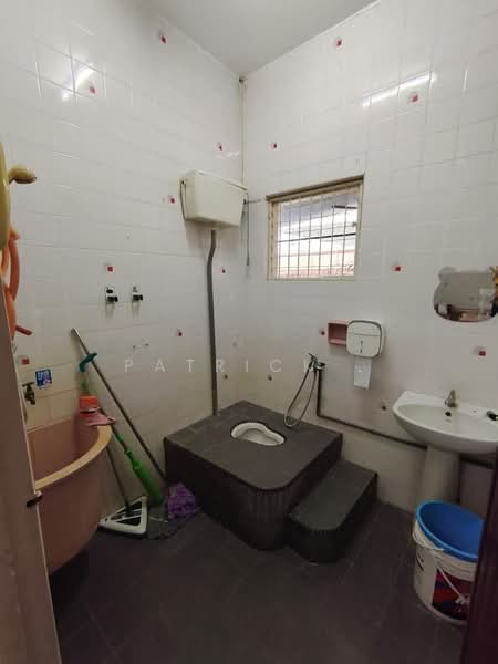 Rumah Berkembar untuk Dijual di Jelutong (Penang) - Patrick . - Bathroom - PropertyGuru.com.my