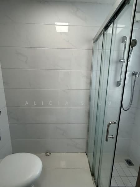 Apartment for Rent at Regalia Park @ Forest City - Alicia Shum - Bathroom - PropertyGuru.com.my