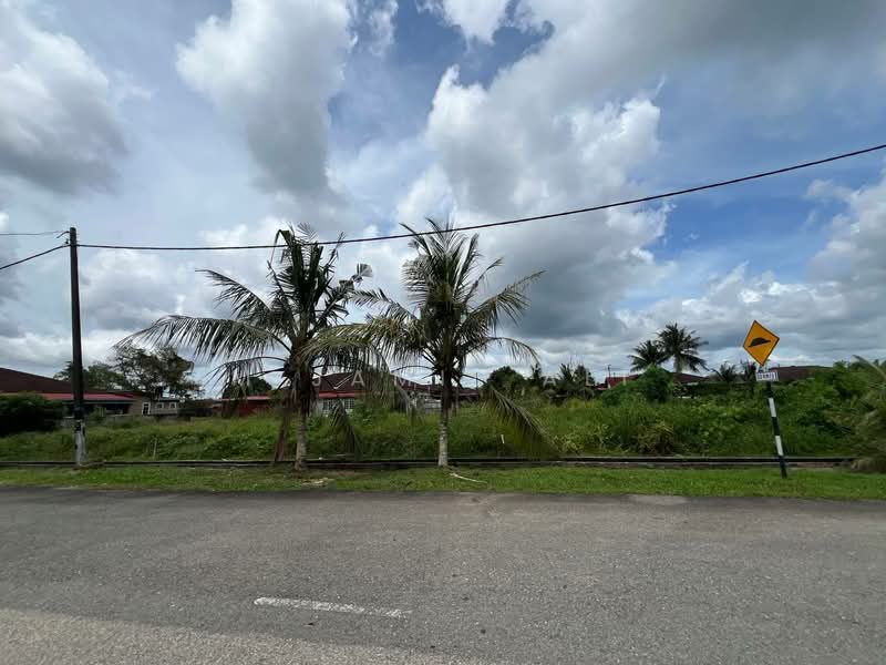 Semi-Detached House for Sale in Simpang Lima (Batu Pahat) - M Jamil Ali - Exterior - PropertyGuru.com.my