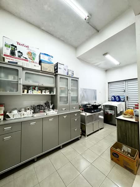Cluster House for Sale in Kota Tinggi (Johor) - Ferene Fong - Kitchen - PropertyGuru.com.my
