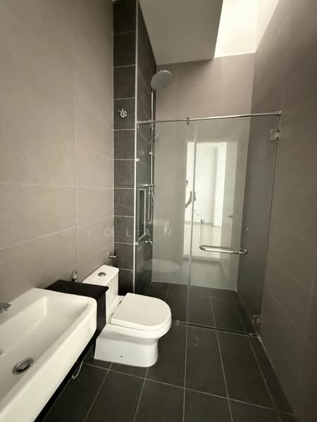 Rumah Teres 2 Tingkat untuk Dijual di Bandar Seri Alam (Masai) - Yoland . - Bathroom - PropertyGuru.com.my