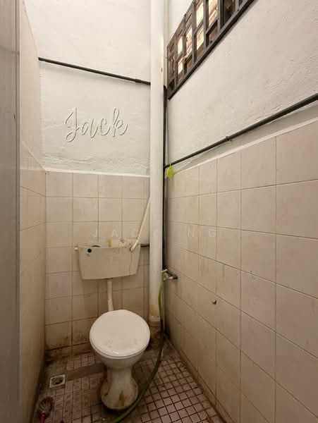 Kedai untuk Disewa di Taman Desa Sentosa (Lunas) - Jack Ng - Bathroom - PropertyGuru.com.my