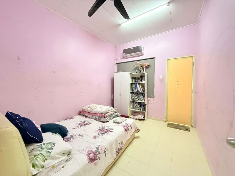 2-storey Terraced House for Sale in S2 Heights (Seremban 2) - Hassan Basri Suhaimi - Bedroom - PropertyGuru.com.my
