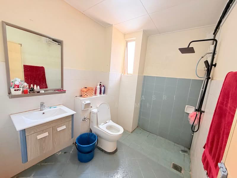 2-storey Terraced House for Sale in S2 Heights (Seremban 2) - Hassan Basri Suhaimi - Bathroom - PropertyGuru.com.my