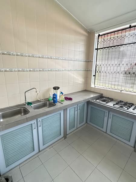 Rumah Teres 1 Tingkat untuk Disewa di Taman Pelangi (Johor Bahru) - Rex Tay - Kitchen - PropertyGuru.com.my
