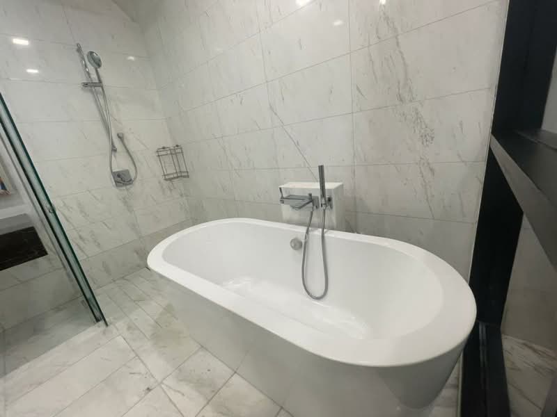 Service Residence for Rent at Banyan Tree Signatures - Weis Oon - Bathroom - PropertyGuru.com.my