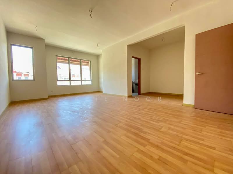 Rumah Teres 2 Tingkat untuk Dijual di Denai Alam (Shah Alam) - Fazie Noor - Living Room - PropertyGuru.com.my