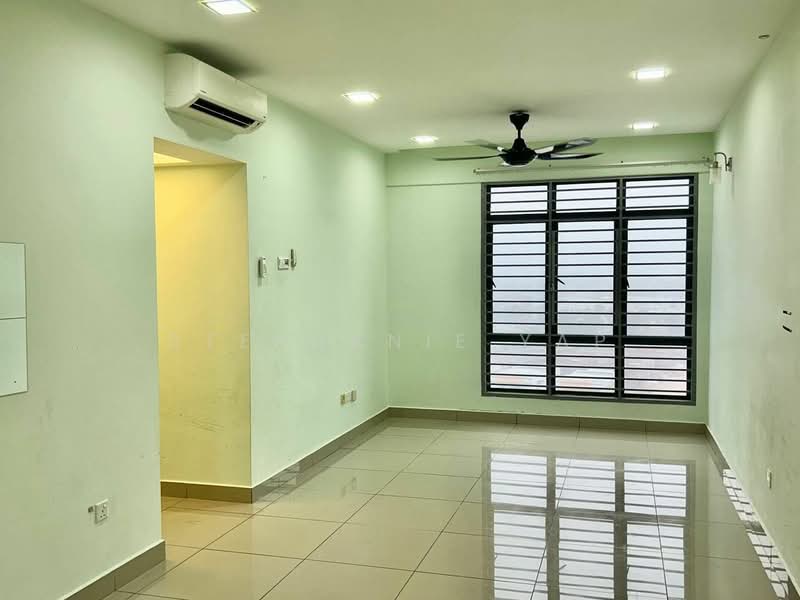 Servis Apartment untuk Disewa di ARC @ Austin Hills - Stephanie Yap - Living Room - PropertyGuru.com.my