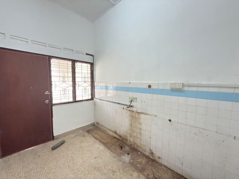 Rumah Berkembar untuk Dijual di Taman Sentosa (Johor Bahru) - Rex Tay - Kitchen - PropertyGuru.com.my