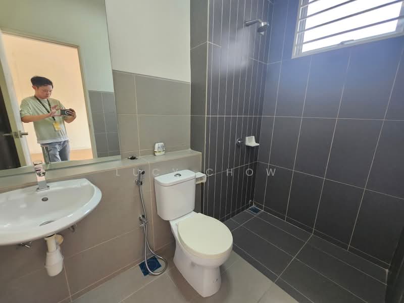 2-storey Terraced House for Sale in Bandar Country Homes (Rawang) - Lucy Chow - Bathroom - PropertyGuru.com.my