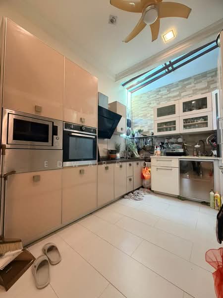 Semi-Detached House for Sale in Ampang Saujana (Ampang) - Edward Ooi - Kitchen - PropertyGuru.com.my