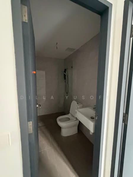 Service Residence for Sale at Altris Residences @ The Quartz WM - DILLA YUSOFF - Bathroom - PropertyGuru.com.my