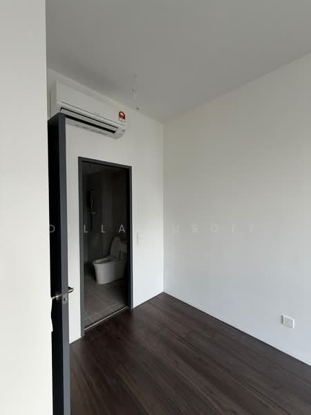 Service Residence for Sale at Altris Residences @ The Quartz WM - DILLA YUSOFF - Bathroom - PropertyGuru.com.my