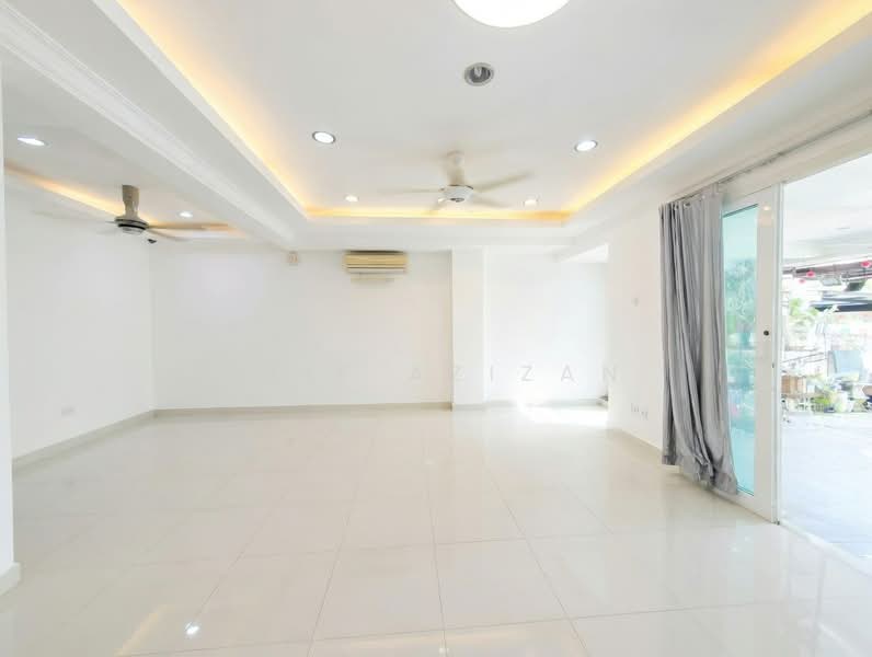 2-storey Terraced House for Sale in Taman Mutiara Indah (Puchong) - Afif Azizan - Living Room - PropertyGuru.com.my
