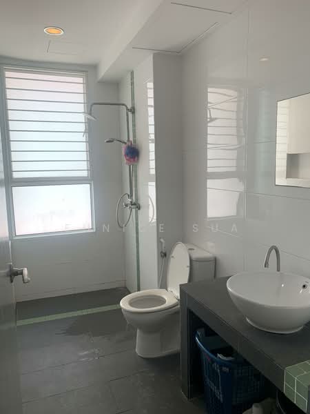 Servis Apartment untuk Disewa di Ritze Perdana 2 - Eunice Sua - Bathroom - PropertyGuru.com.my