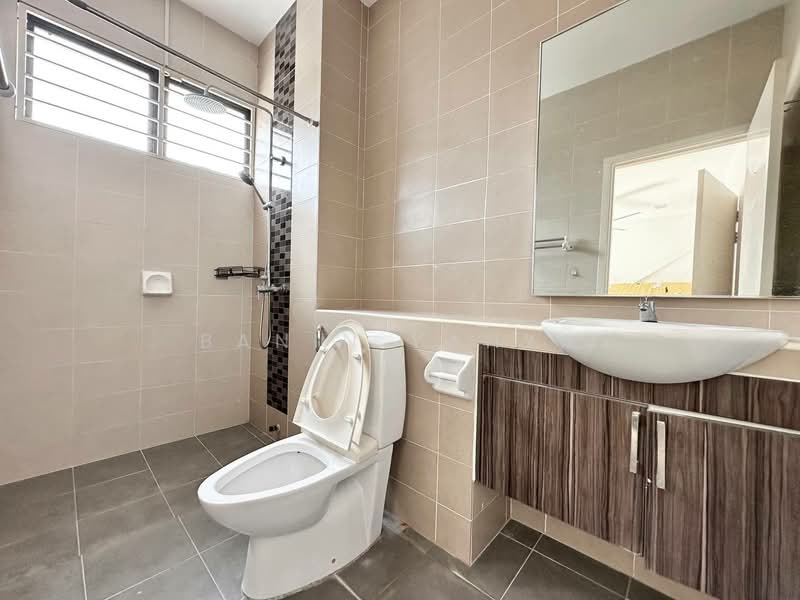 Rumah Teres 2 Tingkat untuk Dijual di Bandar Bukit Raja (Klang) - Banin Yahya - Bathroom - PropertyGuru.com.my