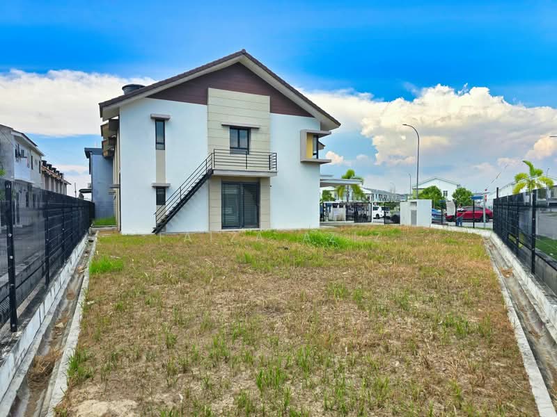 Terraced House for Sale in Bandar Mahkota Banting (Tanjong Duabelas) - Faiza Aziz - Exterior - PropertyGuru.com.my
