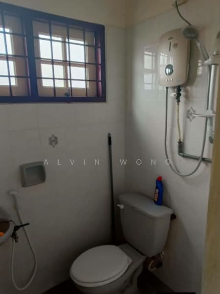 Rumah Teres 2 Tingkat untuk Disewa di Ipoh (Perak) - Alvin Wong - Bathroom - PropertyGuru.com.my