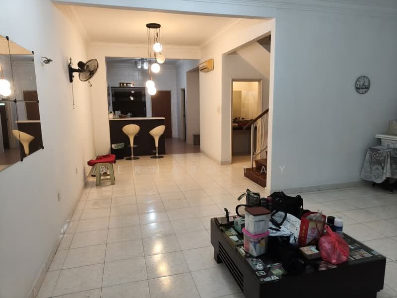 Rumah Teres 3 Tingkat untuk Dijual di Jalan Ipoh (Kuala Lumpur) - Bernard Tay - Living Room - PropertyGuru.com.my