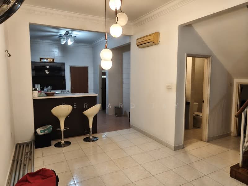 Rumah Teres 3 Tingkat untuk Dijual di Jalan Ipoh (Kuala Lumpur) - Bernard Tay - Living Room - PropertyGuru.com.my