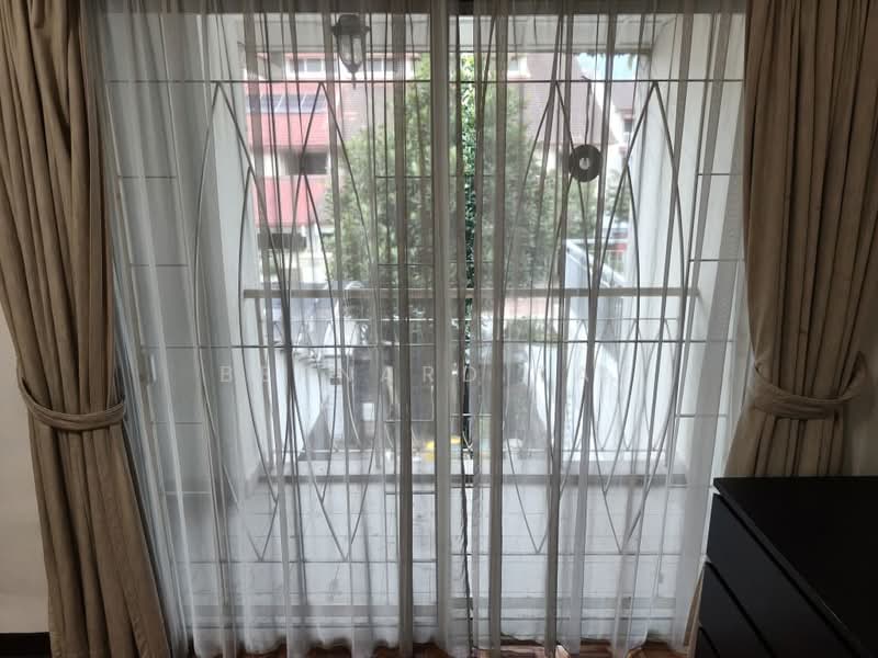 Rumah Teres 3 Tingkat untuk Dijual di Jalan Ipoh (Kuala Lumpur) - Bernard Tay - Balcony - PropertyGuru.com.my