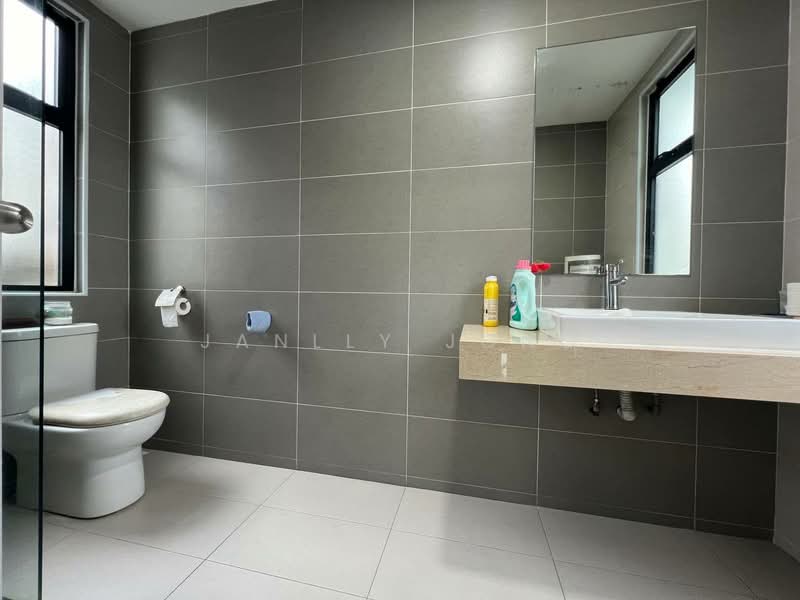 Rumah Kluster untuk Dijual di Taman Mutiara Mas (Skudai) - Janlly Jong - Bathroom - PropertyGuru.com.my
