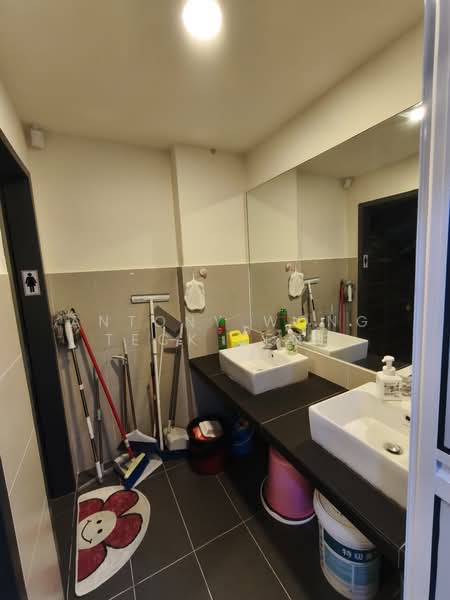 Rumah Niaga untuk Disewa di Mutiara Central (Cheras) - Antony Wong Teck Seng - Bathroom - PropertyGuru.com.my