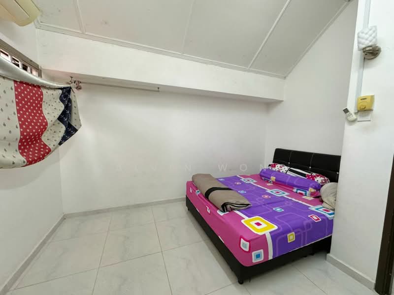 Rumah Teres 1.5 Tingkat untuk Dijual di Taman Pelangi Indah (Ulu Tiram) - Calvin Wong - Bedroom - PropertyGuru.com.my